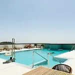 Modern 2 Bed Apartment 23 Floor Urban Sky